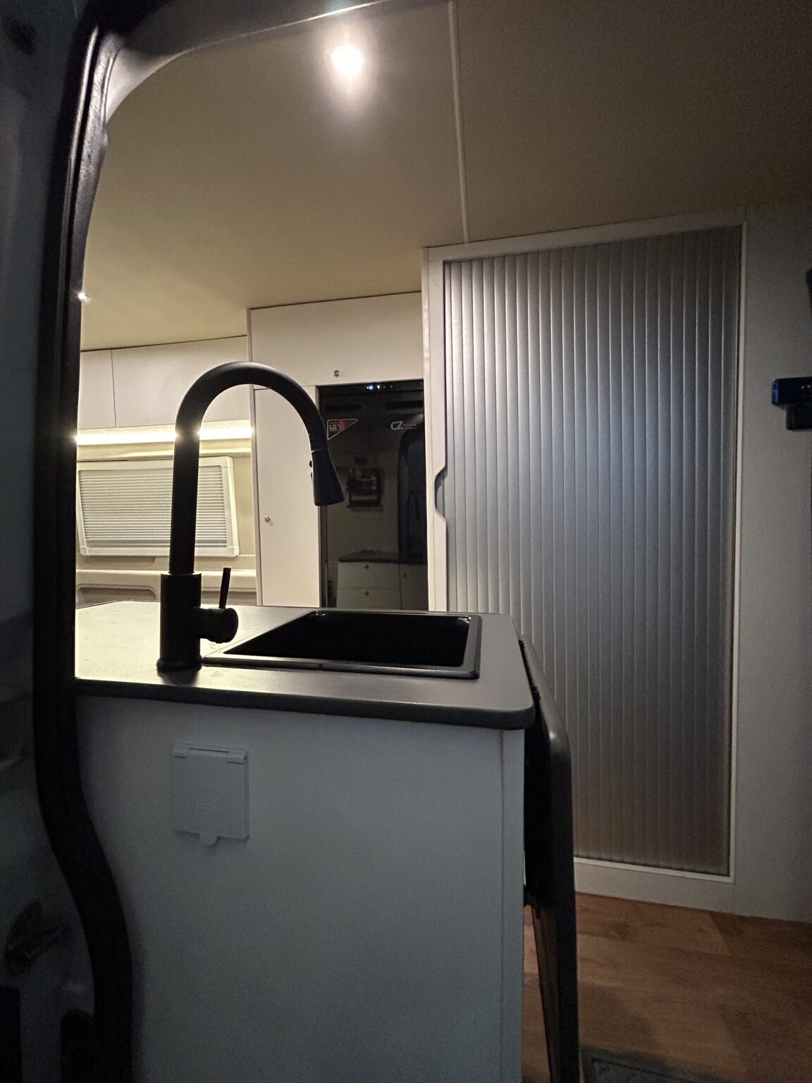 Equipamiento de cocina a medida para furgonetas vivienda